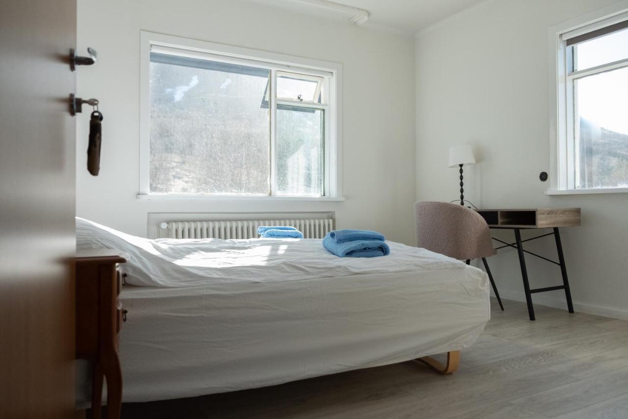 The Guesthouse By The Fjord Thingeyri Buitenkant foto