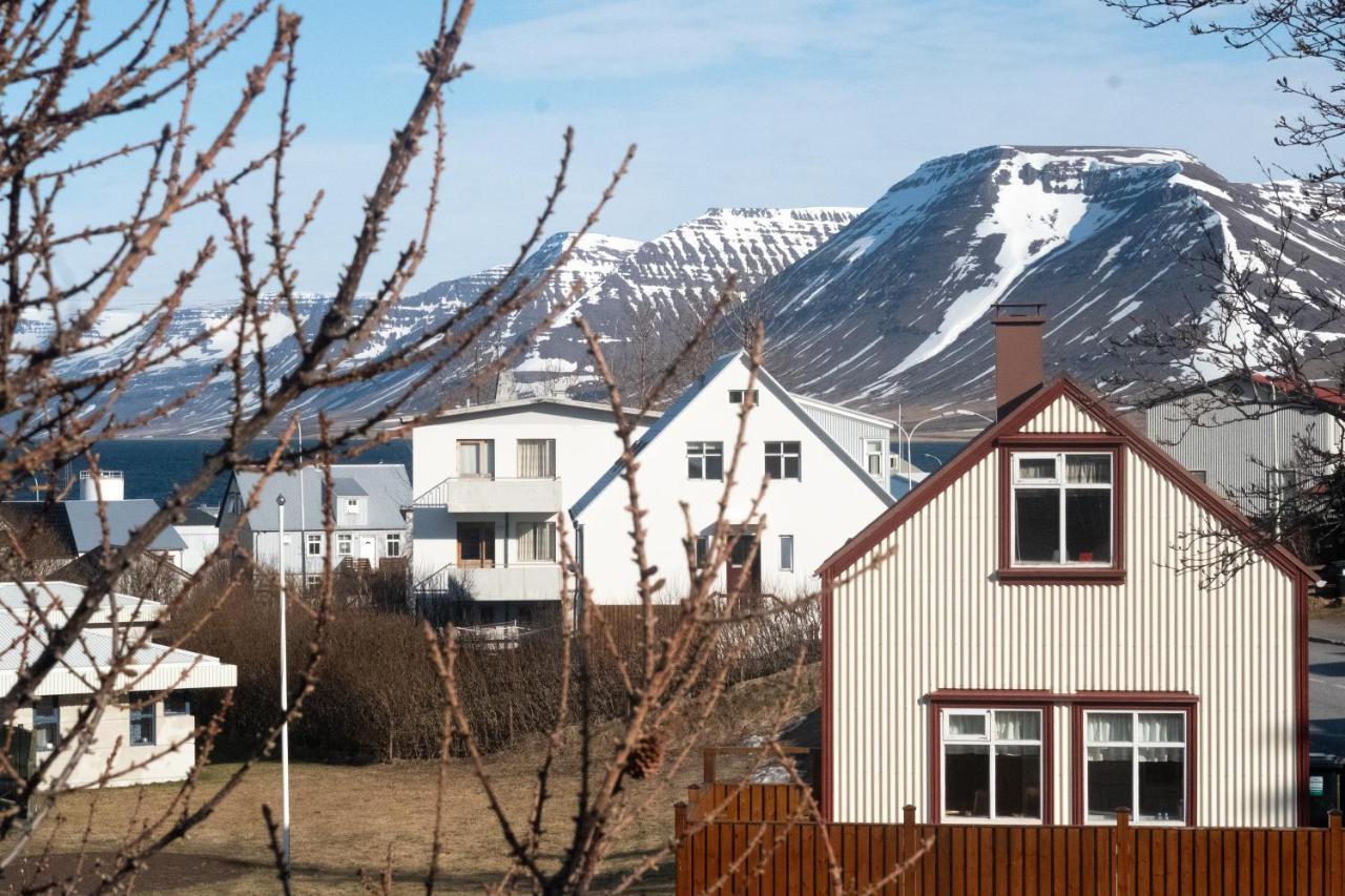 The Guesthouse By The Fjord Thingeyri Buitenkant foto