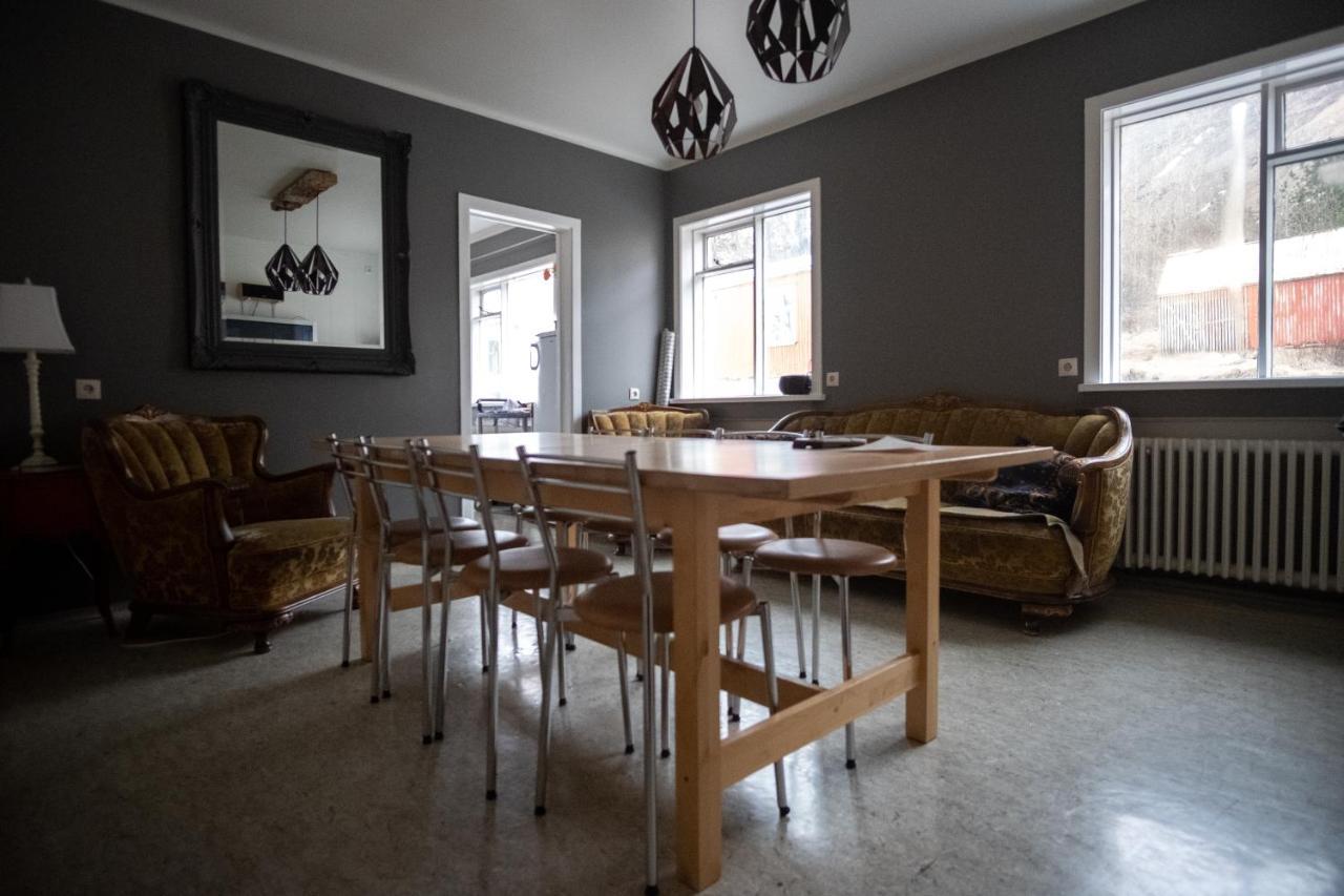 The Guesthouse By The Fjord Thingeyri Buitenkant foto