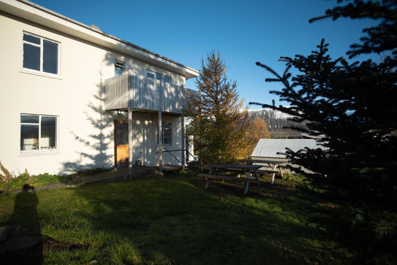 The Guesthouse By The Fjord Thingeyri Buitenkant foto