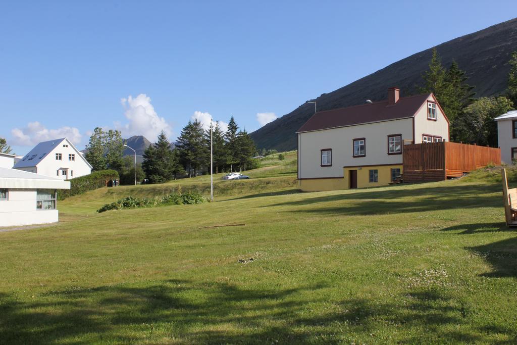 The Guesthouse By The Fjord Thingeyri Buitenkant foto