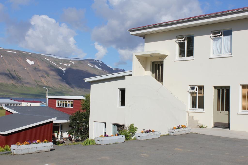 The Guesthouse By The Fjord Thingeyri Buitenkant foto