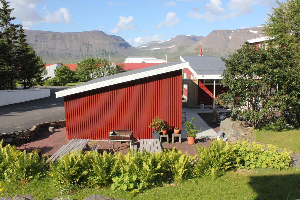 The Guesthouse By The Fjord Thingeyri Buitenkant foto