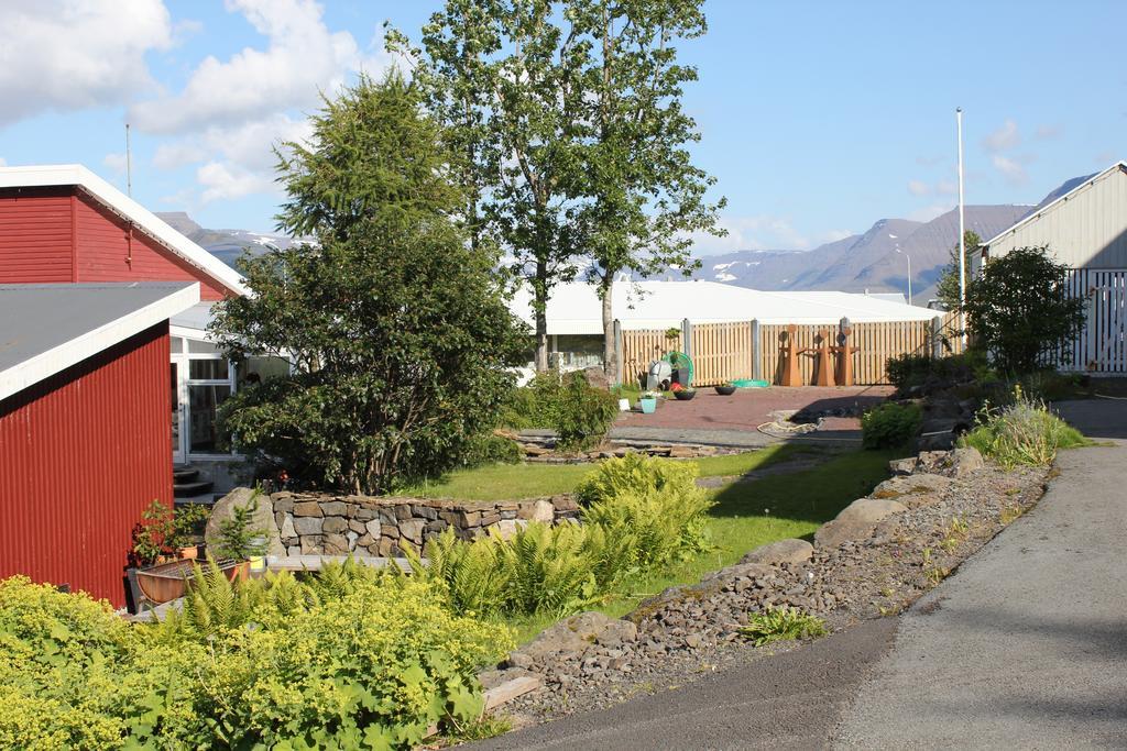 The Guesthouse By The Fjord Thingeyri Buitenkant foto